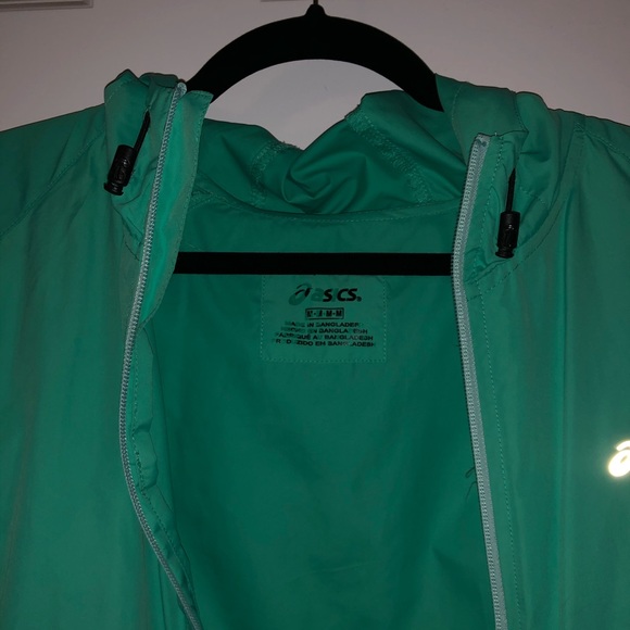 ASICS packable jacket - Picture 3 of 4
